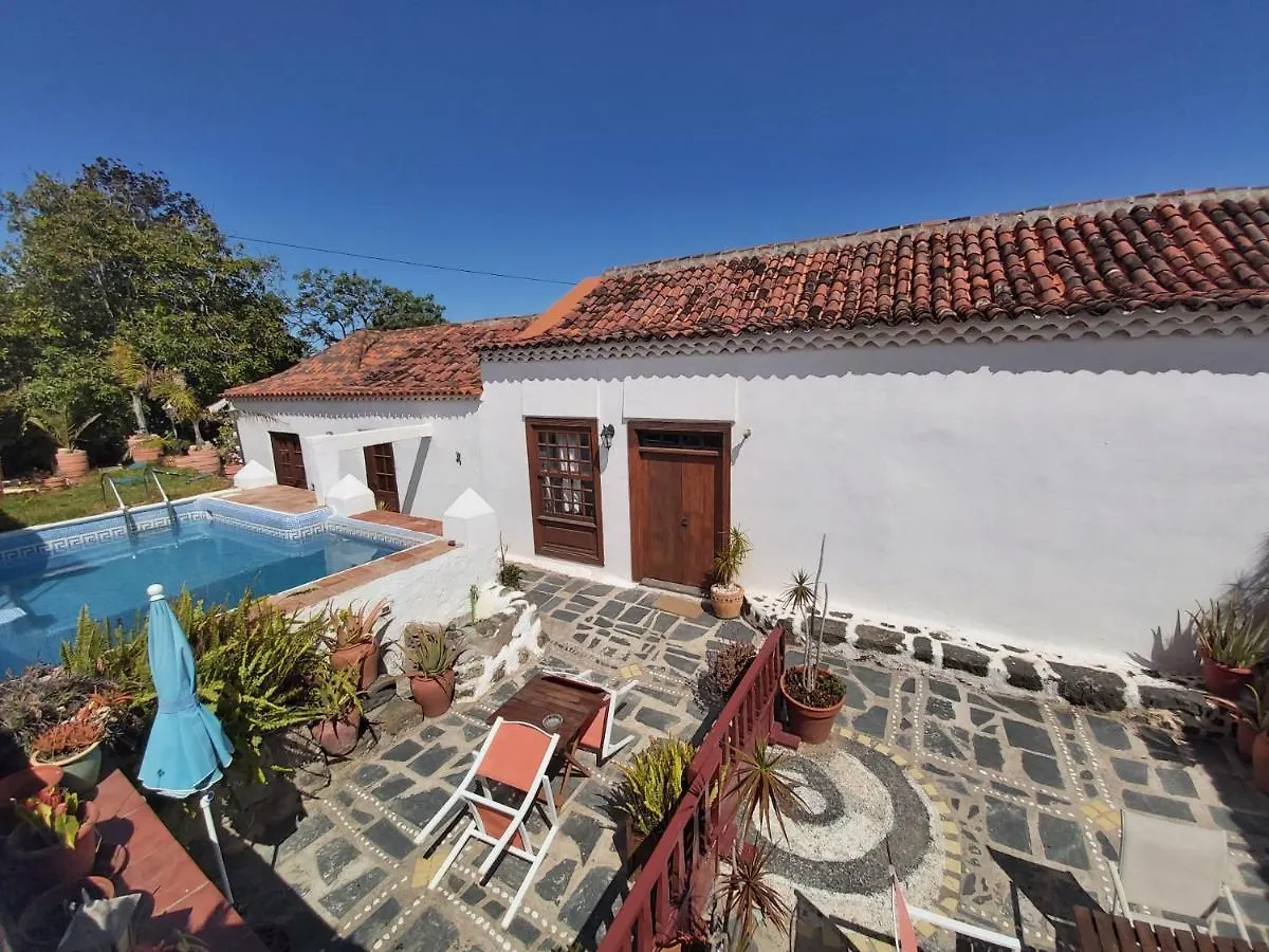 Villa-Sleeps4-Parking-Garden-Pool-Nearairport La Laguna  Spain