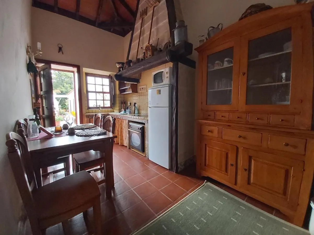 Villa Villa-Sleeps4-Parking-Garden-Pool-Nearairport La Laguna