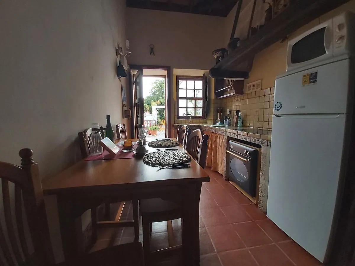 Villa-Sleeps4-Parking-Garden-Pool-Nearairport La Laguna  Villa La Laguna (Tenerife)