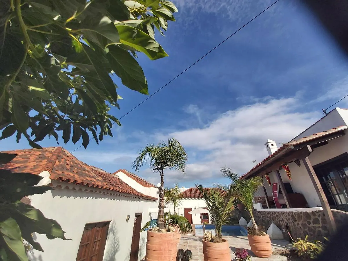 Villa Villa-Sleeps4-Parking-Garden-Pool-Nearairport La Laguna  Spain